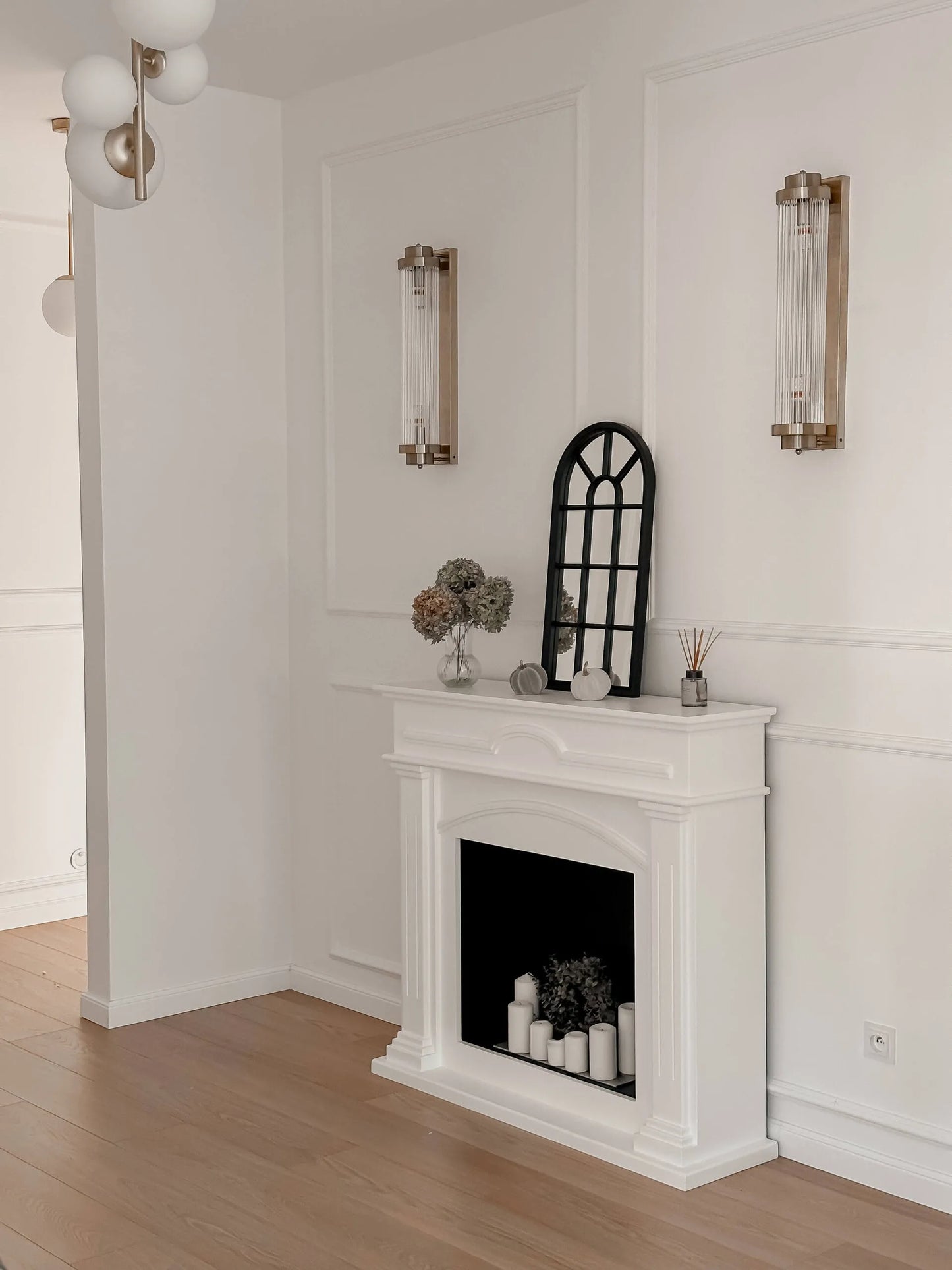 Wainscoting Wall Panelling – Moulding Strips