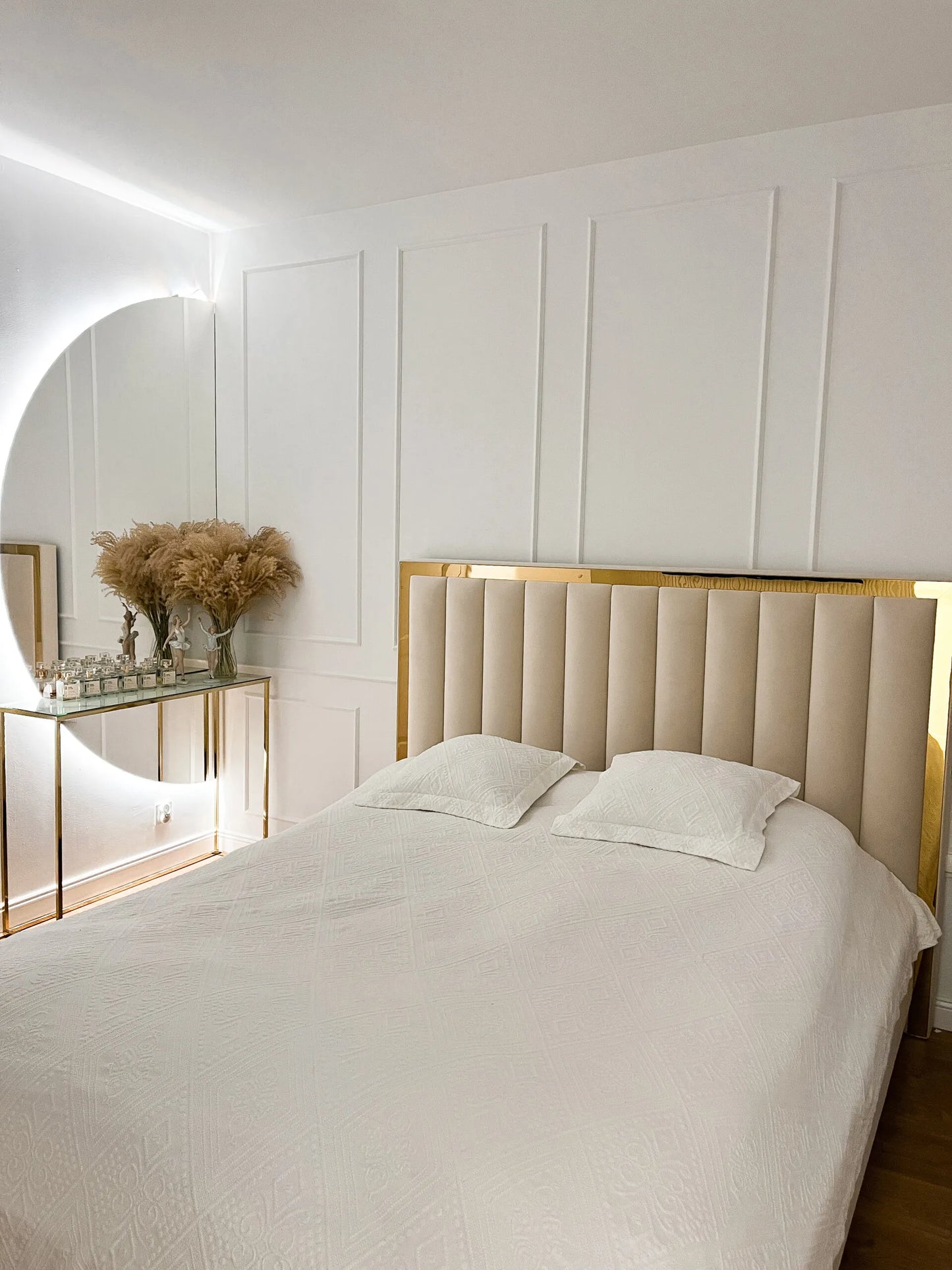 Wainscoting Wall Panelling – Thin Moulding Strips