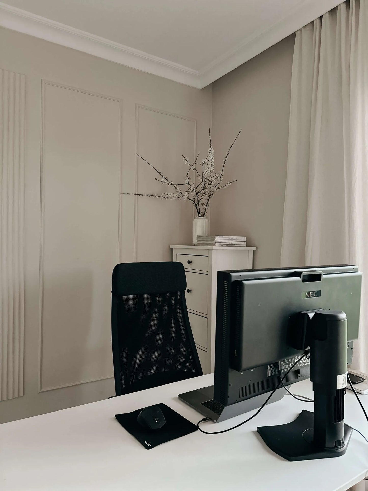 Wainscoting Wall Panelling – Thin Moulding Strips